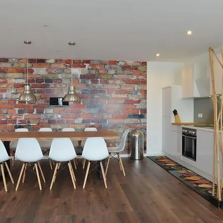 3 Bathroom, Rhapsody In Roof, Penthouse *